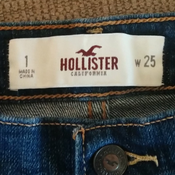 Shorts - Picture 3 of 3